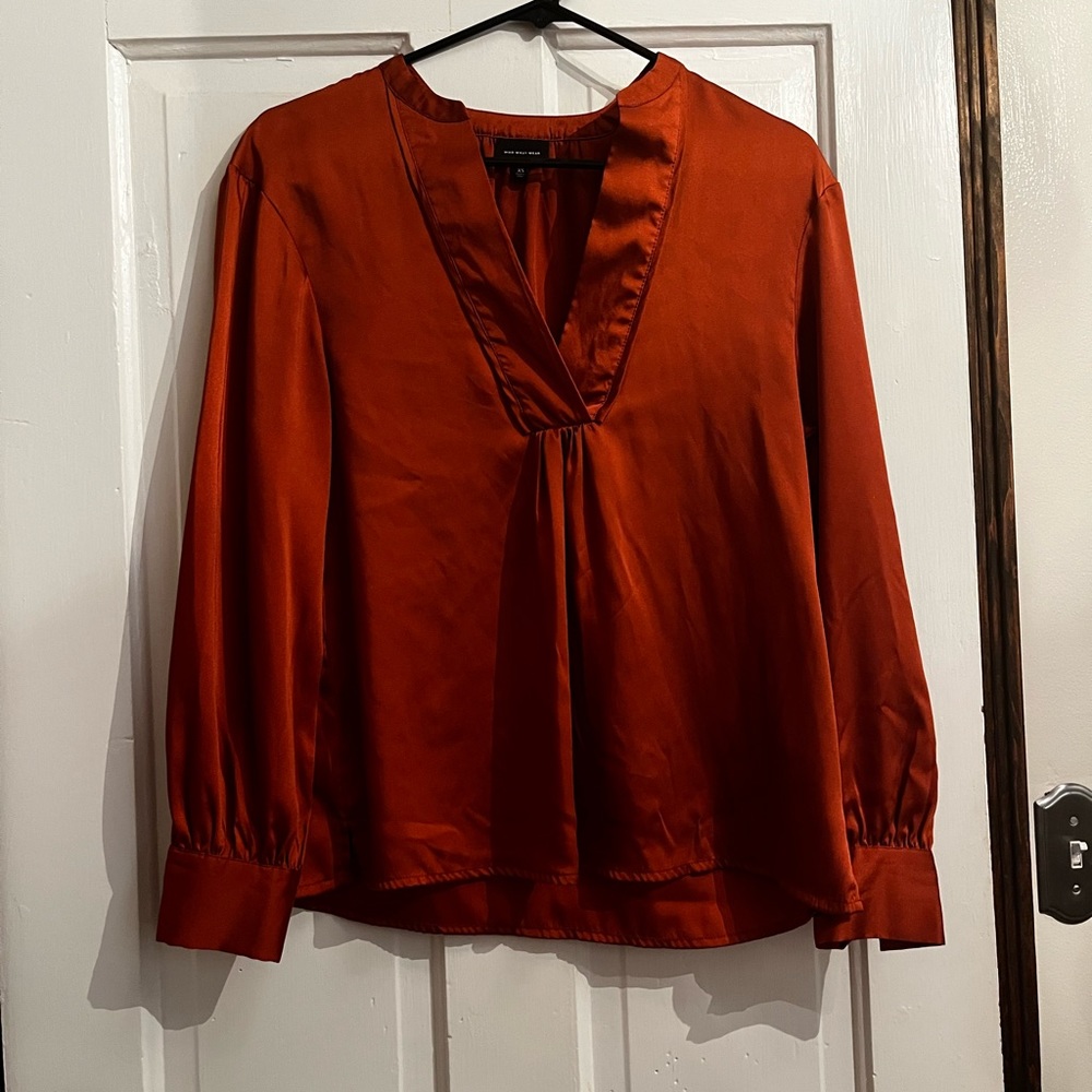 Worn once, beautiful rust top, xs